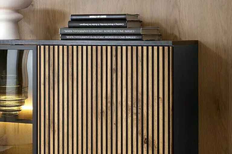 Fronte s utorima i letvicama